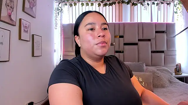 Snapshot of Zoey_thompson chatting on 03-07-26, 02:36 Zoey thompson online show from 03-07-26, 02:36