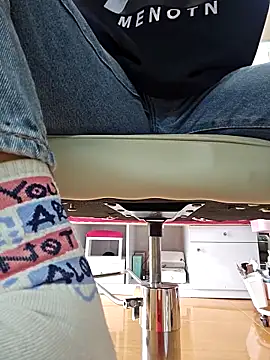 Nail Yummy online show from 11-28-25, 04:04