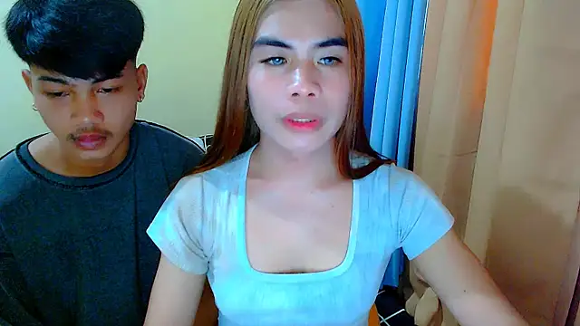 Snapshot of mikhaylahanderson chatting on 10-19-25, 12:00 mikhaylahanderson online show from 10-19-25, 12:00