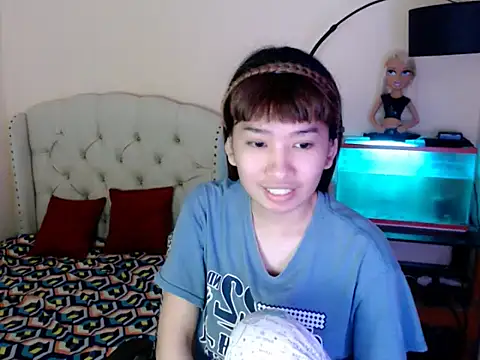 ShantalFoxxy  online show from 02-10-26, 01:26