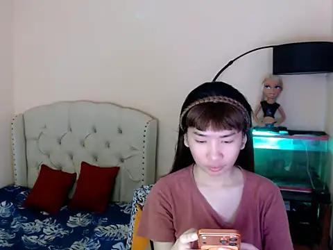 ShantalFoxxy  online show from 04-08-26, 01:16