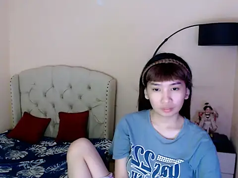 ShantalFoxxy  online show from 07-11-26, 12:41