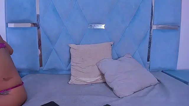 Snapshot of DaylesAndHarry chatting on 10-17-25, 01:03 DaylesAndHarry online show from 10-17-25, 01:03