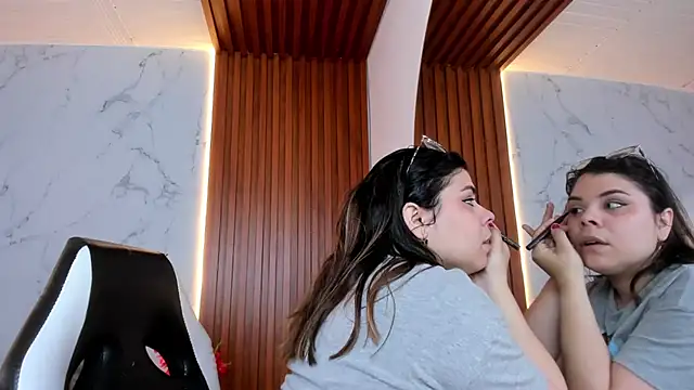 Snapshot of shasha_bloom chatting on 09-15-25, 07:36 shasha bloom online show from 09-15-25, 07:36