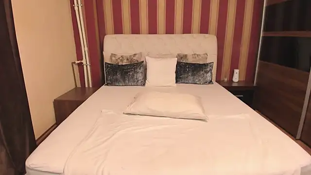 MadameCrowford online show from 11-24-25, 10:48