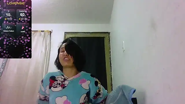 Snapshot of Natzu_Choi chatting on 10-10-25, 12:20 Natzu Choi online show from 10-10-25, 12:20