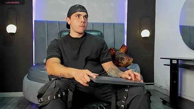 Liam walk  online show from 09-12-25, 08:09