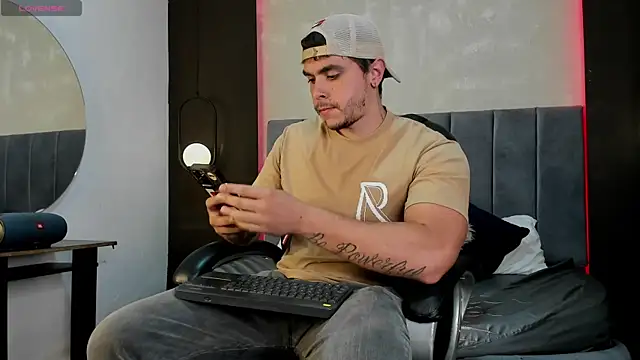 Liam walk  online show from 10-02-25, 08:05