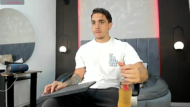 Liam walk  online show from 10-10-25, 10:31