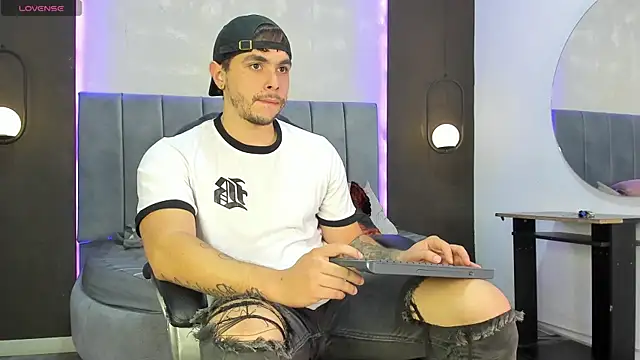 Liam walk  online show from 11-11-25, 08:20