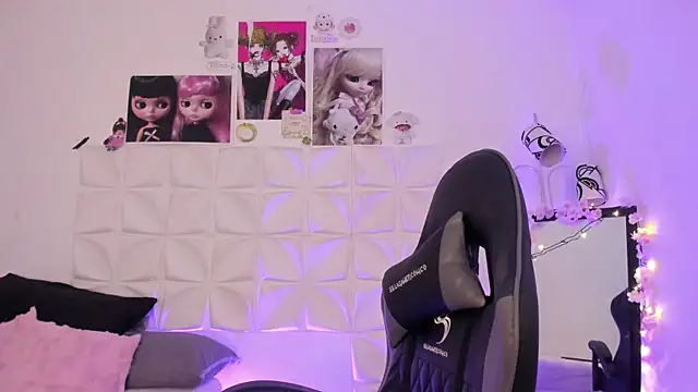 JuliethMoss online show from 12-04-25, 08:17