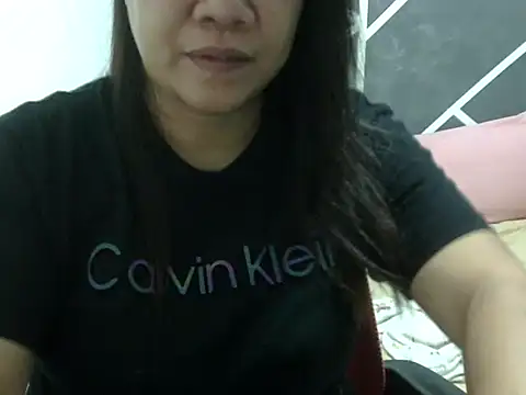 Snapshot of AsianbouncieGIRL chatting on 09-30-25, 12:48 AsianbouncieGIRL online show from 09-30-25, 12:48