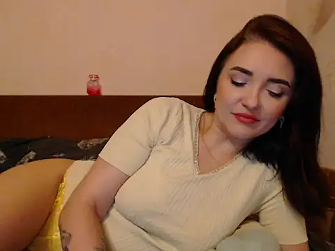 Snapshot of Veronica-Luxs chatting on 11-12-25, 06:58 Veronica-Luxs online show from 11-12-25, 06:58