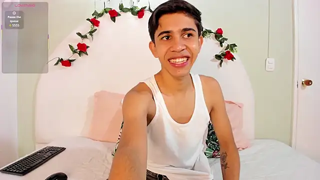 Snapshot of JoshuaSanzz chatting on 10-05-25, 03:38 JoshuaSanzz online show from 10-05-25, 03:38