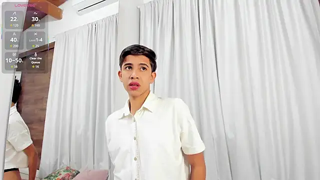 Snapshot of JoshuaSanzz chatting on 10-13-25, 03:28 JoshuaSanzz online show from 10-13-25, 03:28