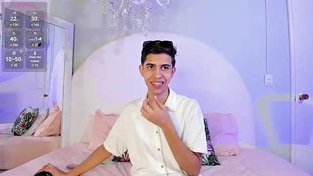 Snapshot of JoshuaSanzz chatting on 10-25-25, 03:36 JoshuaSanzz online show from 10-25-25, 03:36