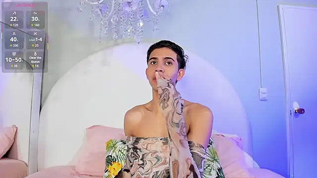 Snapshot of JoshuaSanzz chatting on 10-28-25, 03:32 JoshuaSanzz online show from 10-28-25, 03:32