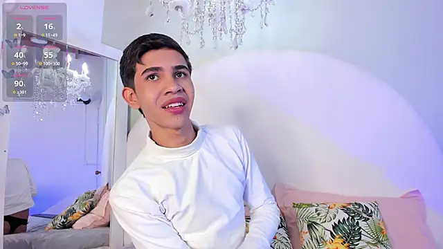 Snapshot of JoshuaSanzz chatting on 11-01-25, 03:41 JoshuaSanzz online show from 11-01-25, 03:41