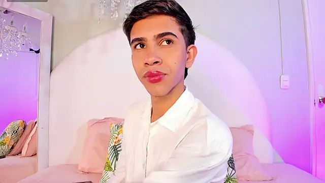 Snapshot of JoshuaSanzz chatting on 11-11-25, 03:39 JoshuaSanzz online show from 11-11-25, 03:39