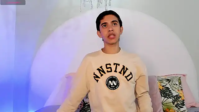 Snapshot of JoshuaSanzz chatting on 12-18-25, 02:28 JoshuaSanzz online show from 12-18-25, 02:28