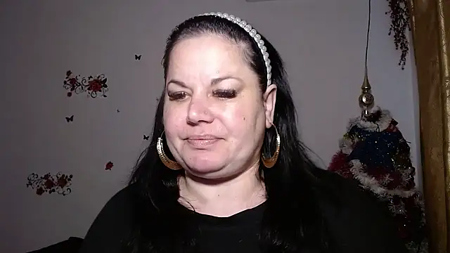 Snapshot of andreea2011 chatting on 10-13-25, 06:35 andreea2011 online show from 10-13-25, 06:35