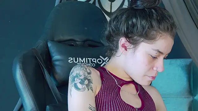 RavennMoonn online show from 09-22-25, 08:00