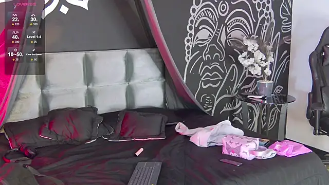 RavennMoonn online show from 10-07-25, 06:16