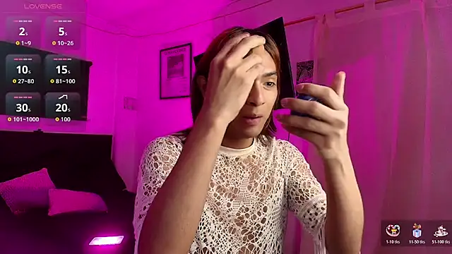 imgerver online show from 10-24-25, 01:18