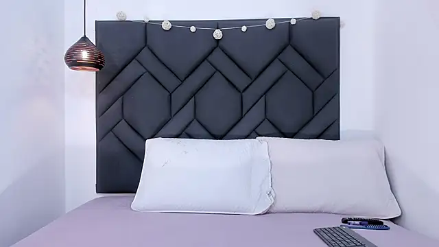 Lauran Xe online show from 10-30-25, 11:55