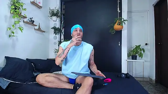 Borsalino Adam online show from 12-03-25, 02:04