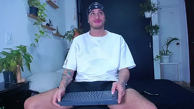 Borsalino Adam online show from 12-14-25, 07:07