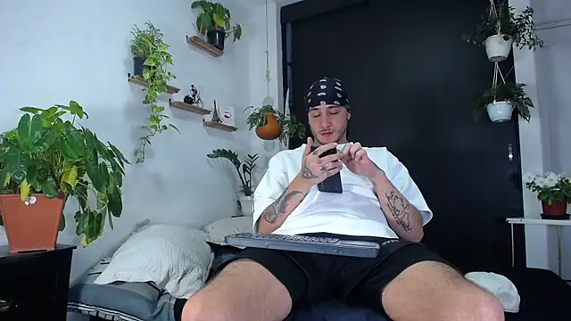 Borsalino Adam online show from 12-22-25, 07:55