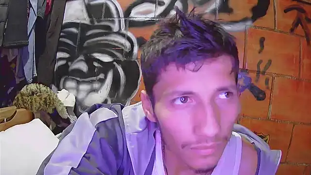 Snapshot of alexandercruz chatting on 05-22-26, 11:32 alexandercruz online show from 05-22-26, 11:32