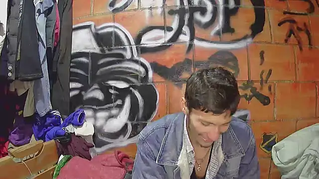 Snapshot of alexandercruz chatting on 05-26-26, 01:45 alexandercruz online show from 05-26-26, 01:45