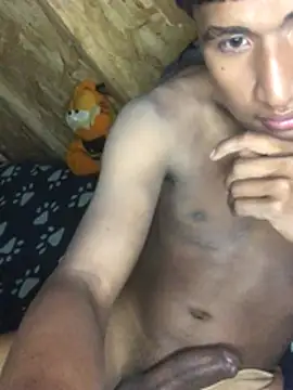 AlessandroMp4 online show from 02-12-26, 07:14