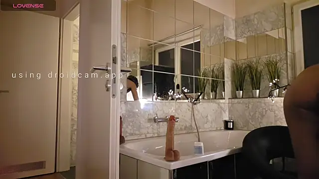 Milan thickcock online show from 06-20-26, 08:33