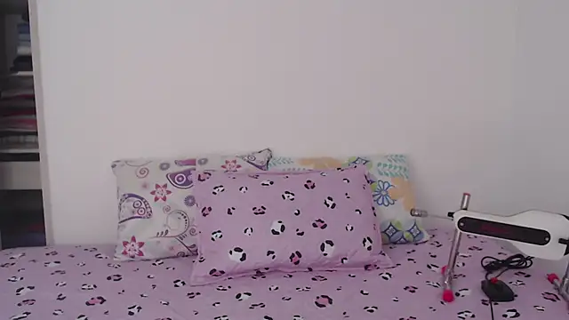 Tiiana online show from 04-19-26, 01:43