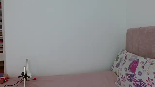 Snapshot of Tiiana chatting on 06-07-26, 02:54 Tiiana online show from 06-07-26, 02:54