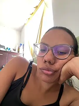 Valen1800 online show from 12-20-25, 02:46