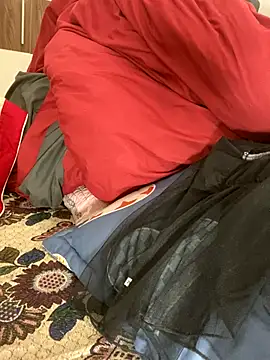 Snapshot of Mussia91 chatting on 11-17-25, 12:33 Mussia91 online show from 11-17-25, 12:33