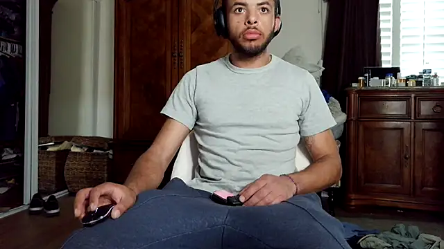 DERTYLAY online show from 04-27-26, 09:57