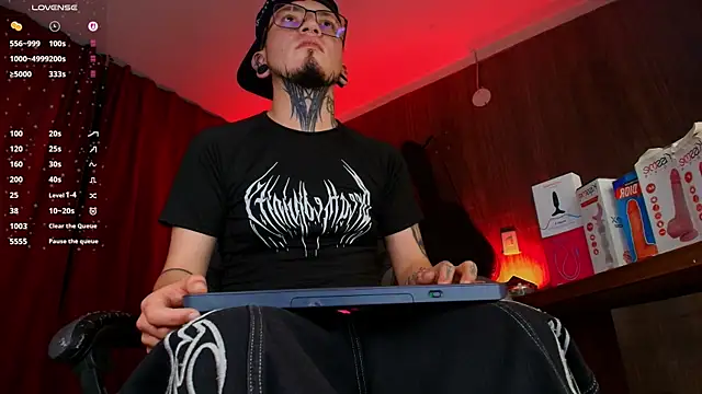 tyler jones  online show from 07-24-26, 04:54
