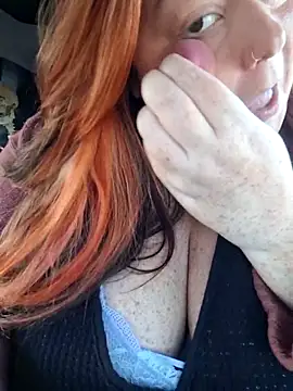 Snapshot of 50-shades-of-JADE chatting on 11-04-25, 01:10 50-shades-of-JADE online show from 11-04-25, 01:10