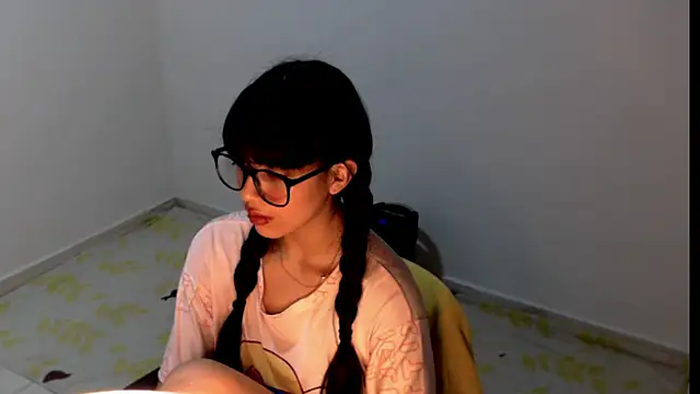 meganmiauu online show from 05-27-26, 02:03