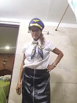 Snapshot of MaryeLunna chatting on 05-27-26, 11:13 MaryeLunna online show from 05-27-26, 11:13