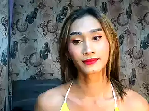 Snapshot of youarea_dreamer chatting on 12-16-25, 02:55 youarea dreamer online show from 12-16-25, 02:55