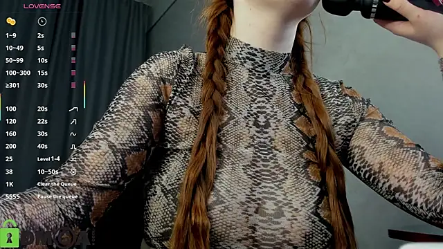 Snapshot of Roxy_Sunnny chatting on 10-14-25, 09:21 Roxy Sunnny online show from 10-14-25, 09:21