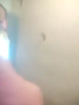 Snapshot of bratlipss chatting on 10-01-25, 10:10 bratlipss online show from 10-01-25, 10:10