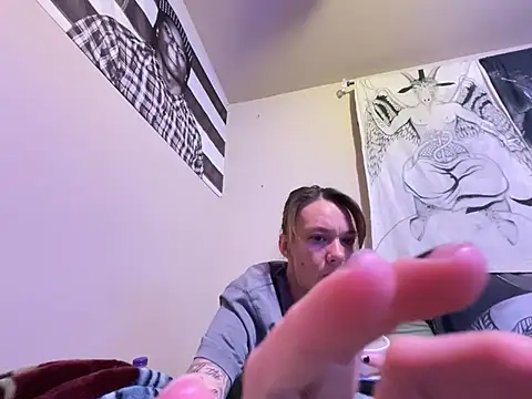 Snapshot of bratlipss chatting on 02-05-26, 09:58 bratlipss online show from 02-05-26, 09:58