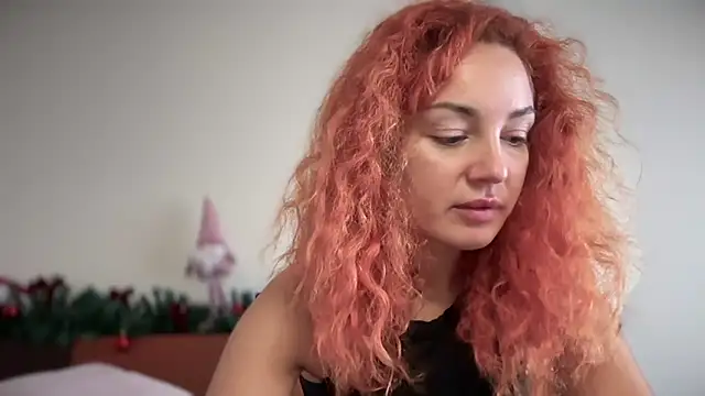 Reddgiirl online show from 12-19-25, 09:38